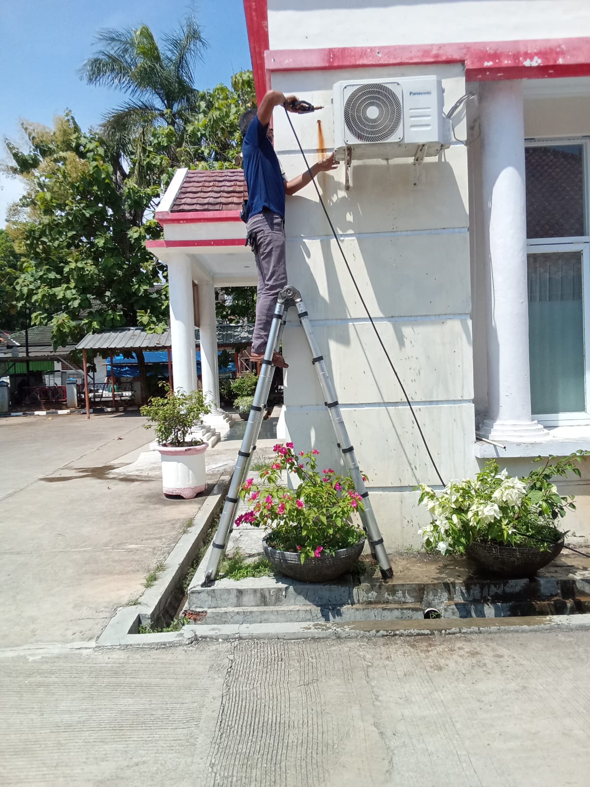 Teknisi Cuci AC