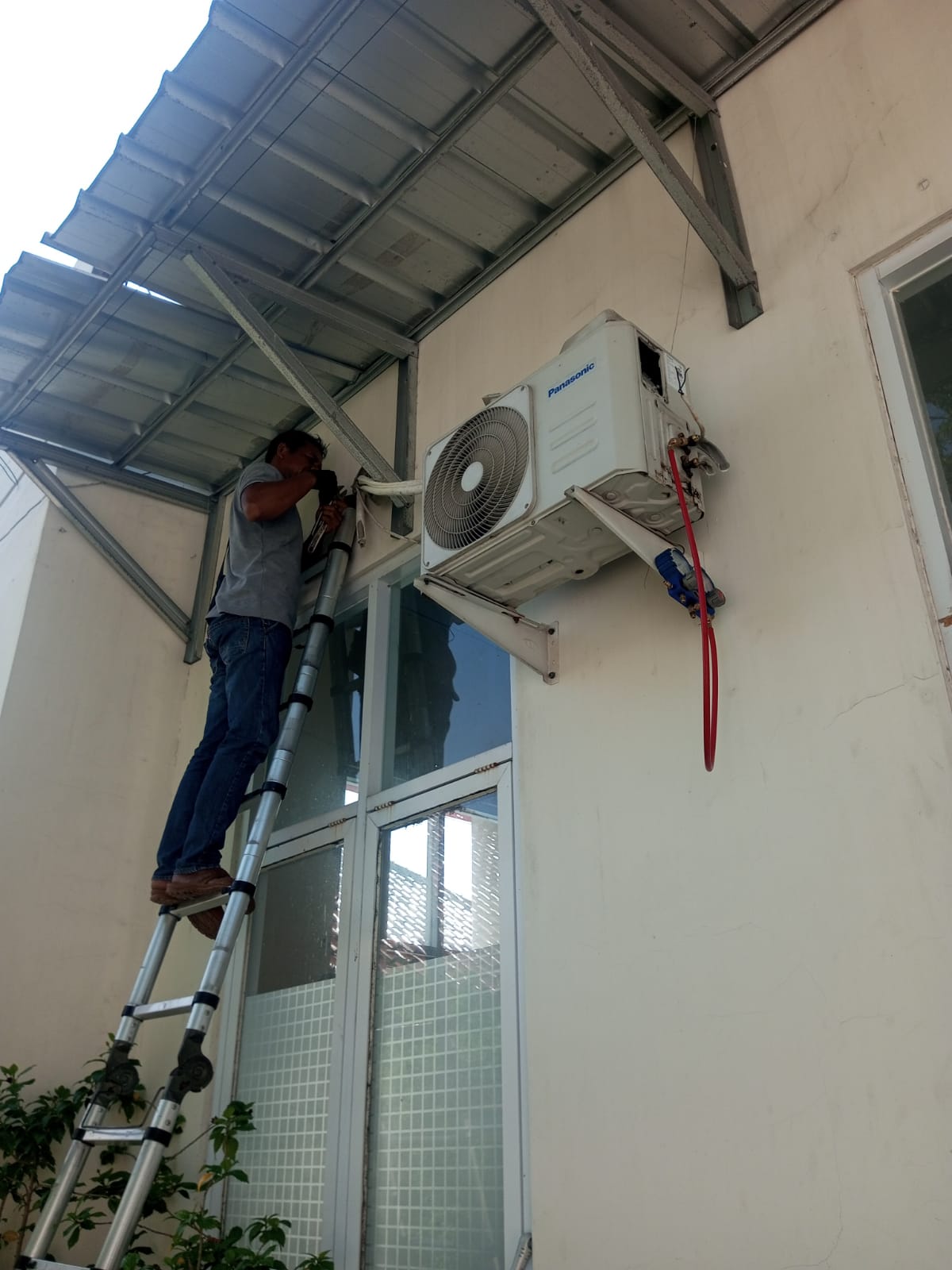 Isi Freon AC